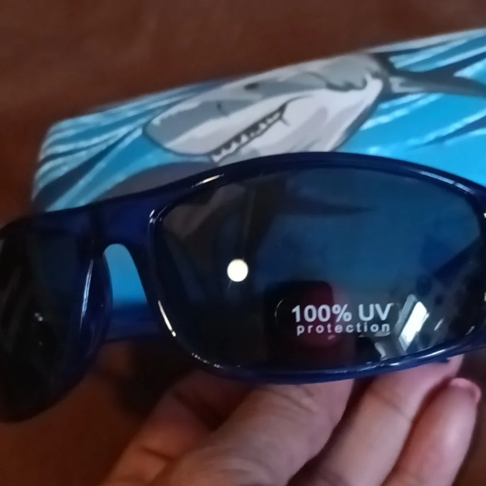Cappelli Shades and Case